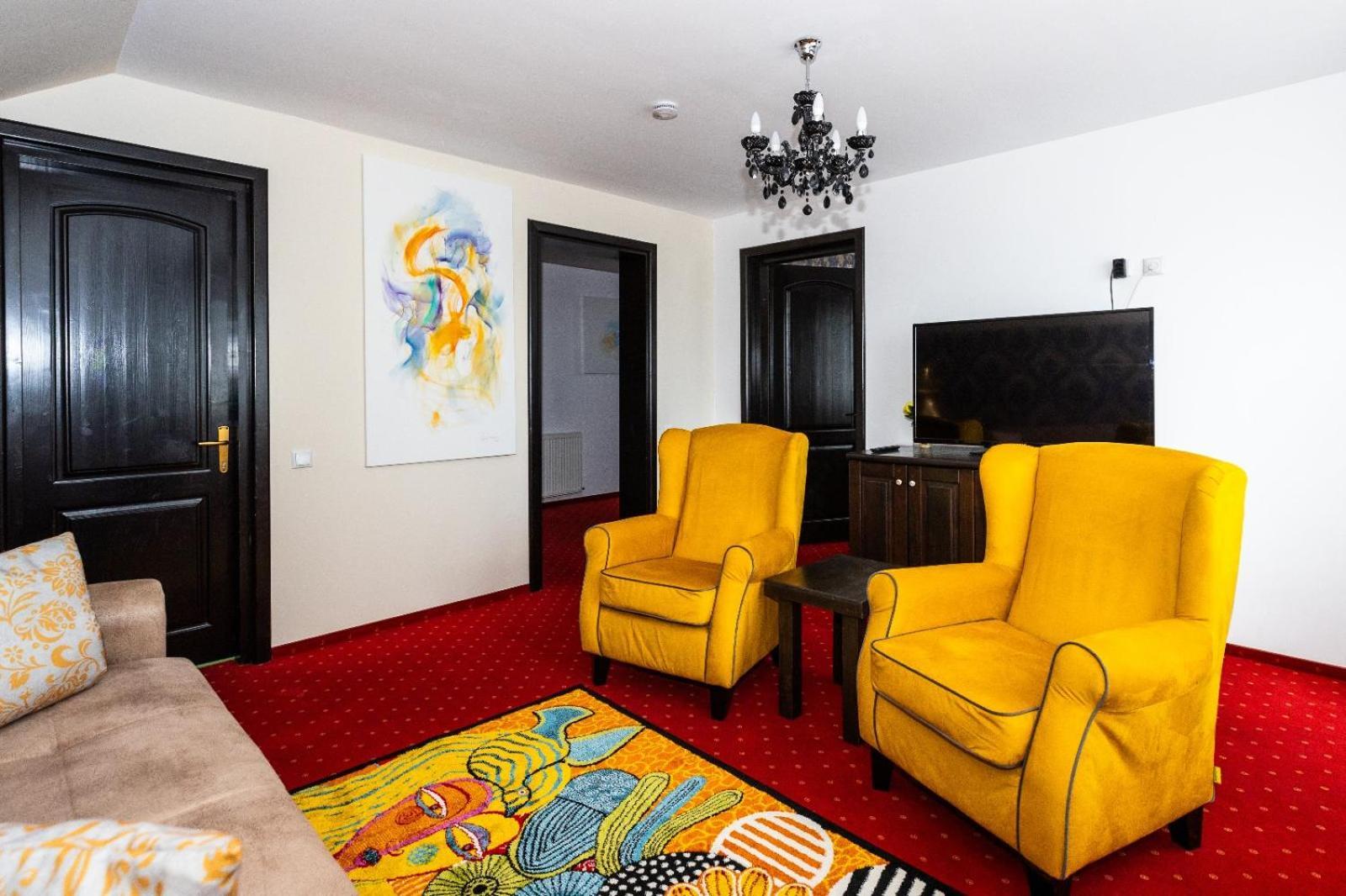 Vila Luca-Hotel Şirnea 외부 사진